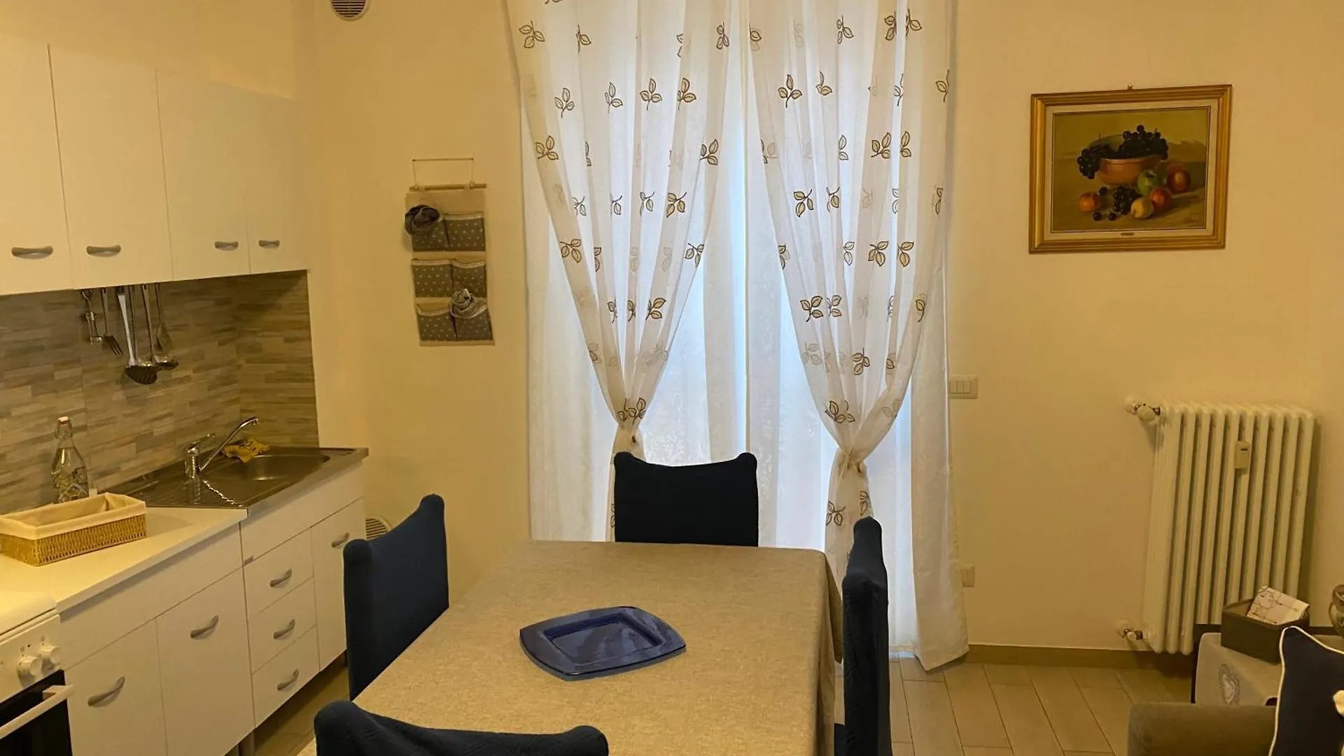 Bnb Milano Dipinta Di Blu Italy