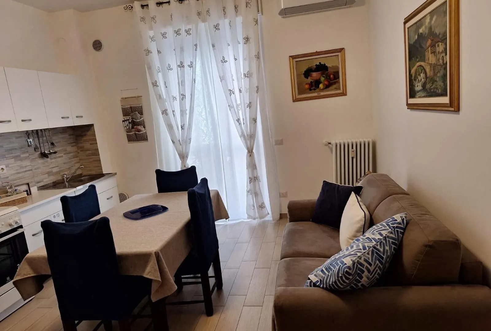 Bnb Milano Dipinta Di Blu ミラノ